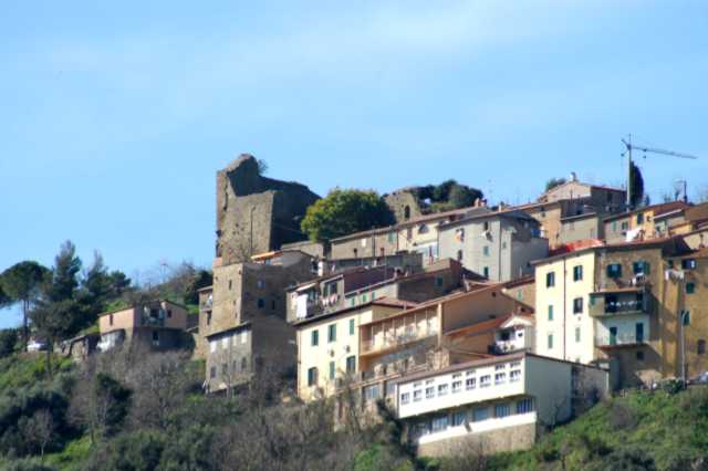 Il castello e il borgo