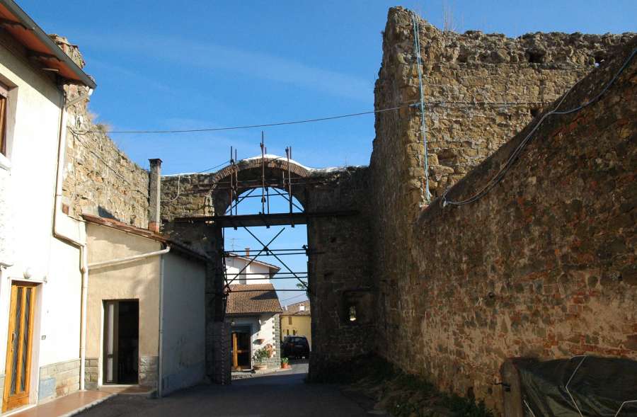 Porta Fiorentina,oggi restaurata