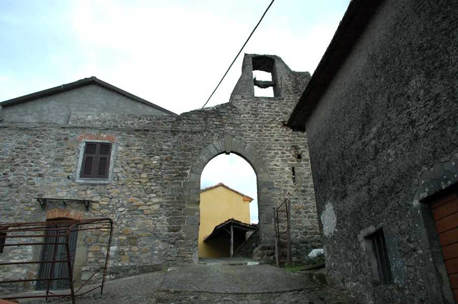 Una porta del borgo